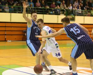 KOŠARKA CERKNICA VS STRAŽIŠČE 13 FOTO LJUBO VUKELIČ